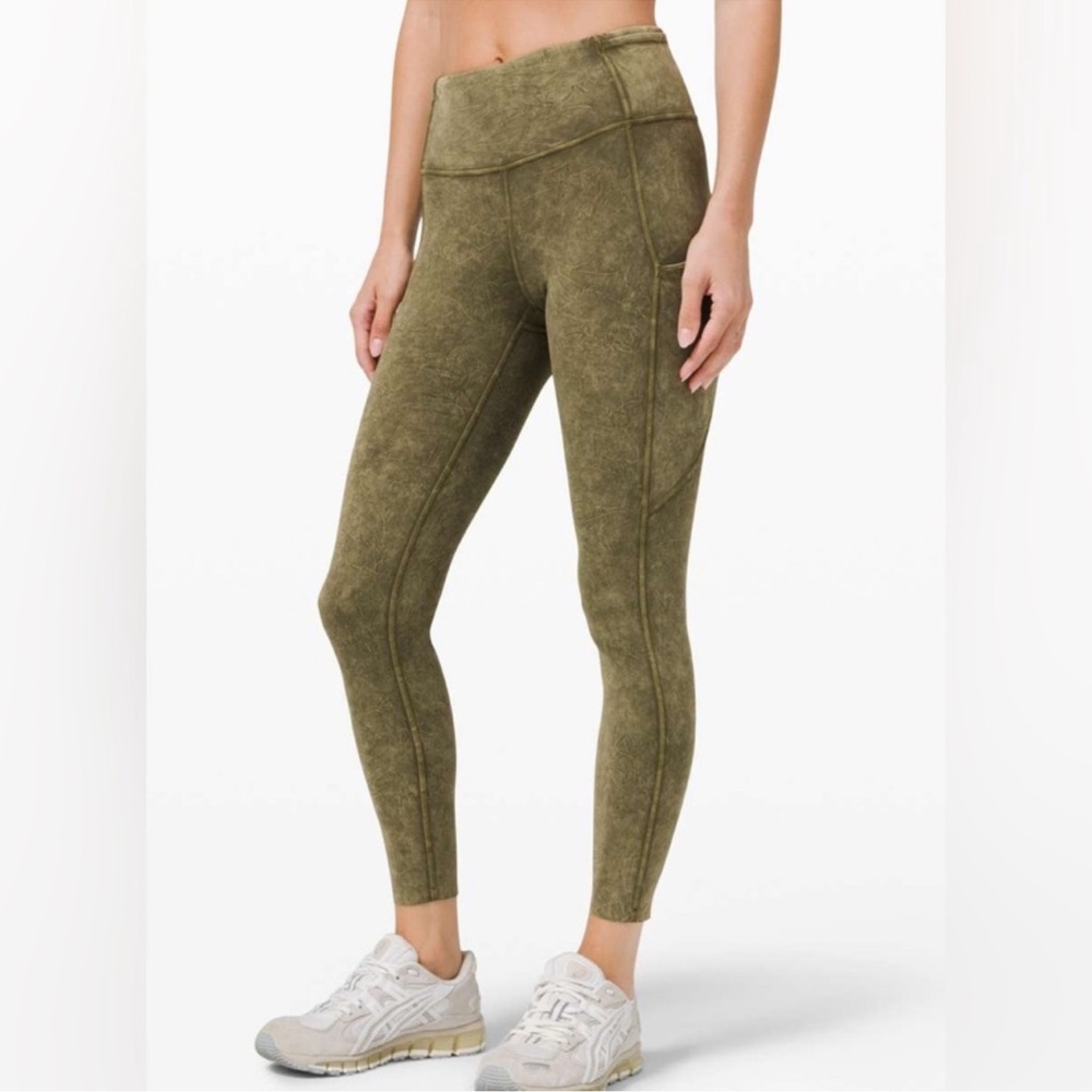 Lululemon Fast and Free High Rise Tight
25" *Ice Dye
Ice Wash Moss Green Size 6